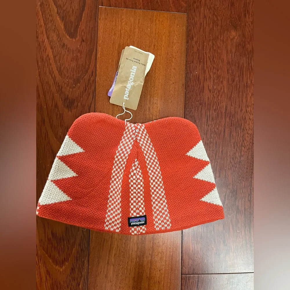 Patagonia Beanie Bear Sandhill Rust Baby Animal Friends Beanie‎ 6-12M NWT B32